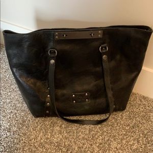 Very large shoulder bag